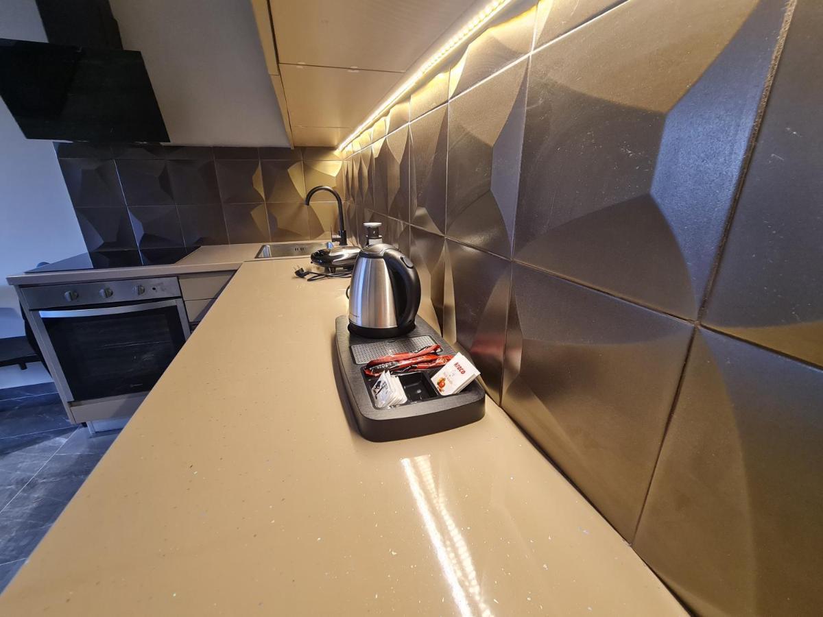 La Mirage & Apartamento