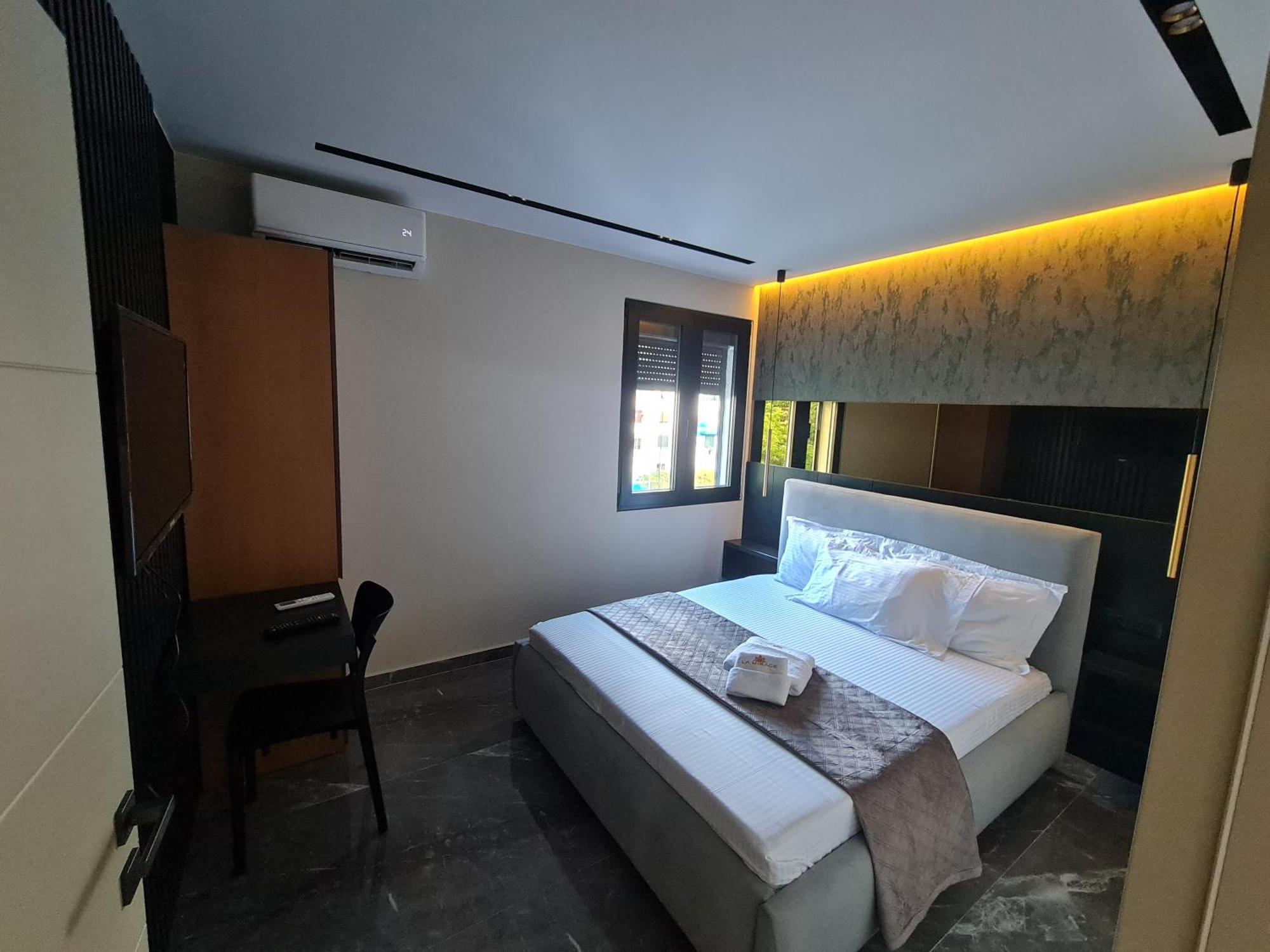 La Mirage & Apartamento