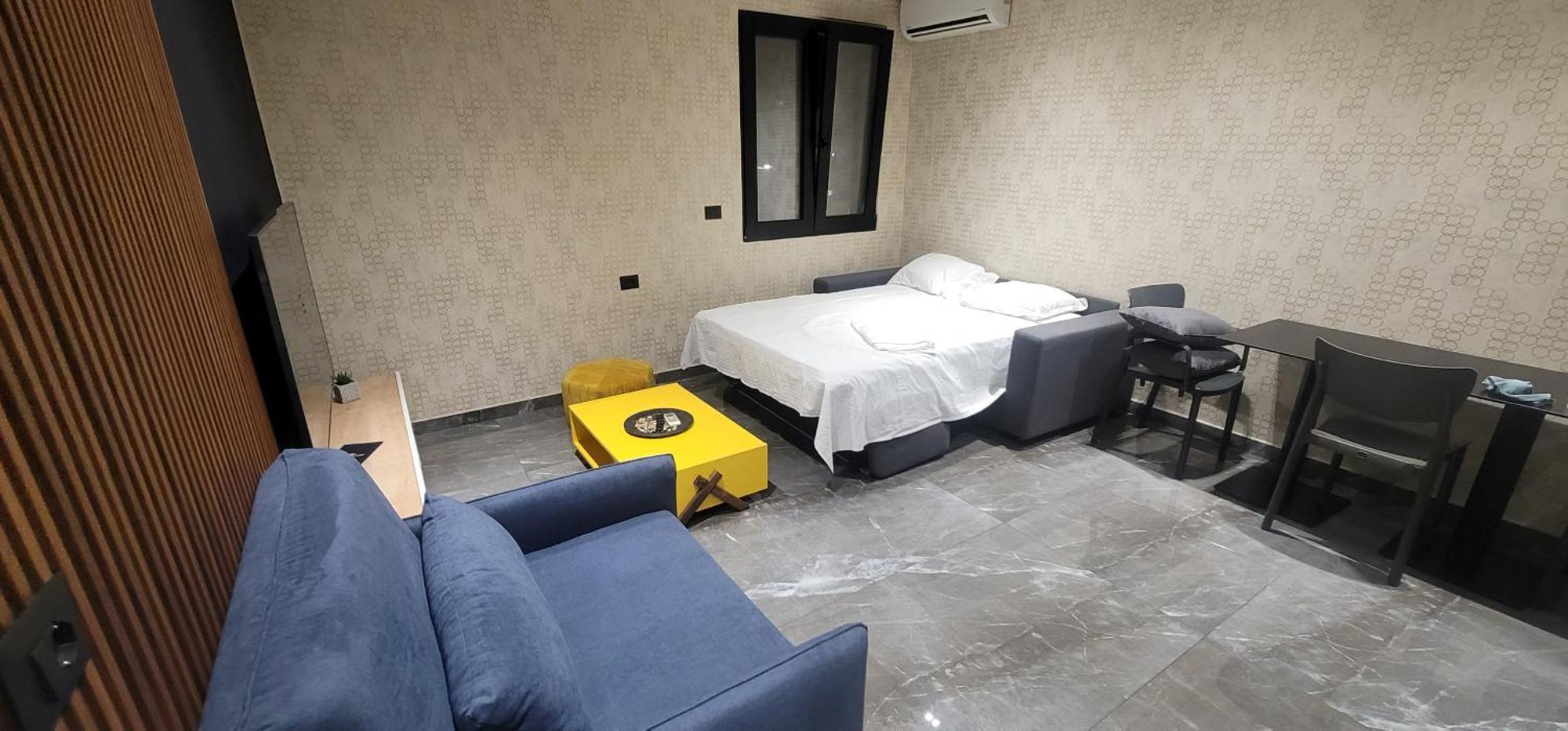 La Mirage & Apartamento Tirana